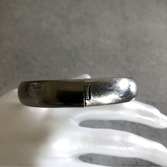 EDFORCE Silver Stainless Steel Hinged Bangle - Picture 5 of 11